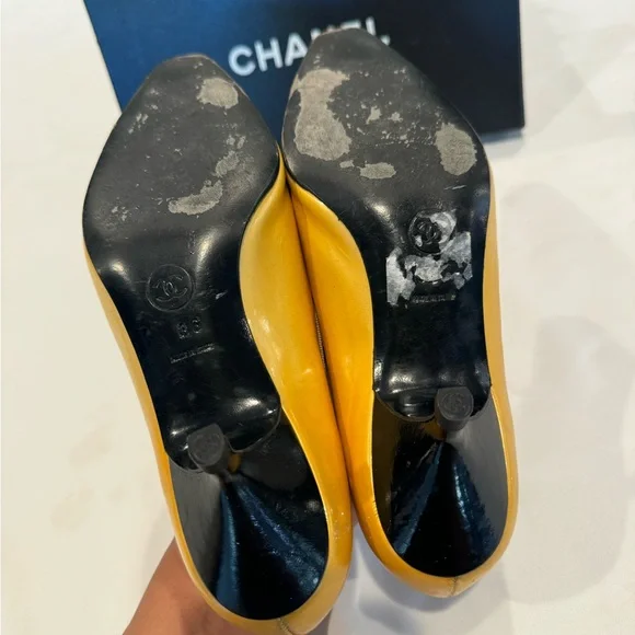 Authentic CHANEL shoes with box - Picture 8 of 10
